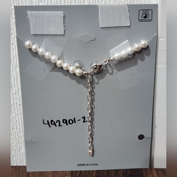 nOir Jewelry Pearl and Rhinestone Set - Picture 3 of 3